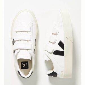 Veja Recife Logo Sneaker (Women) Size 8